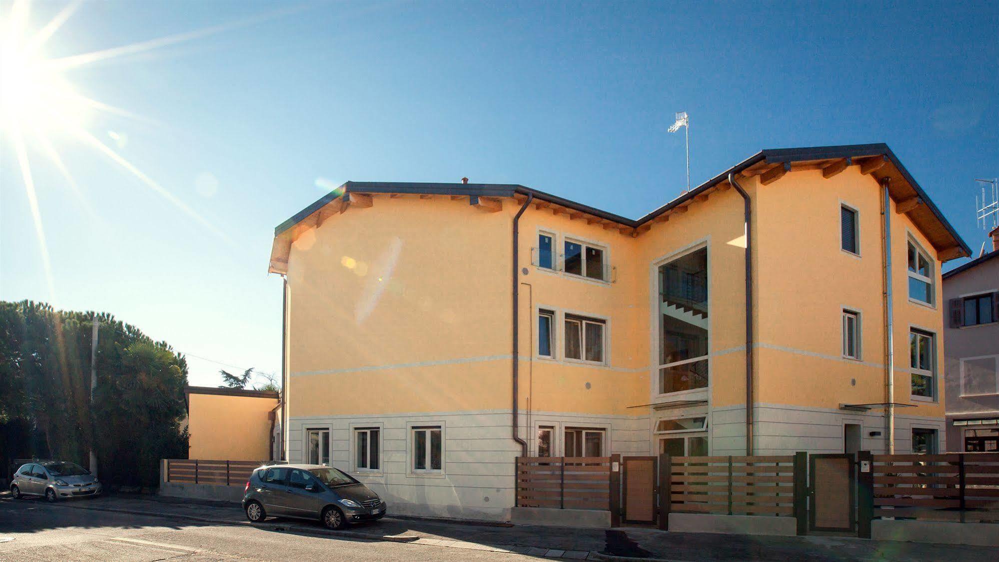 Urban Homy Gorizia Panzió Kültér fotó